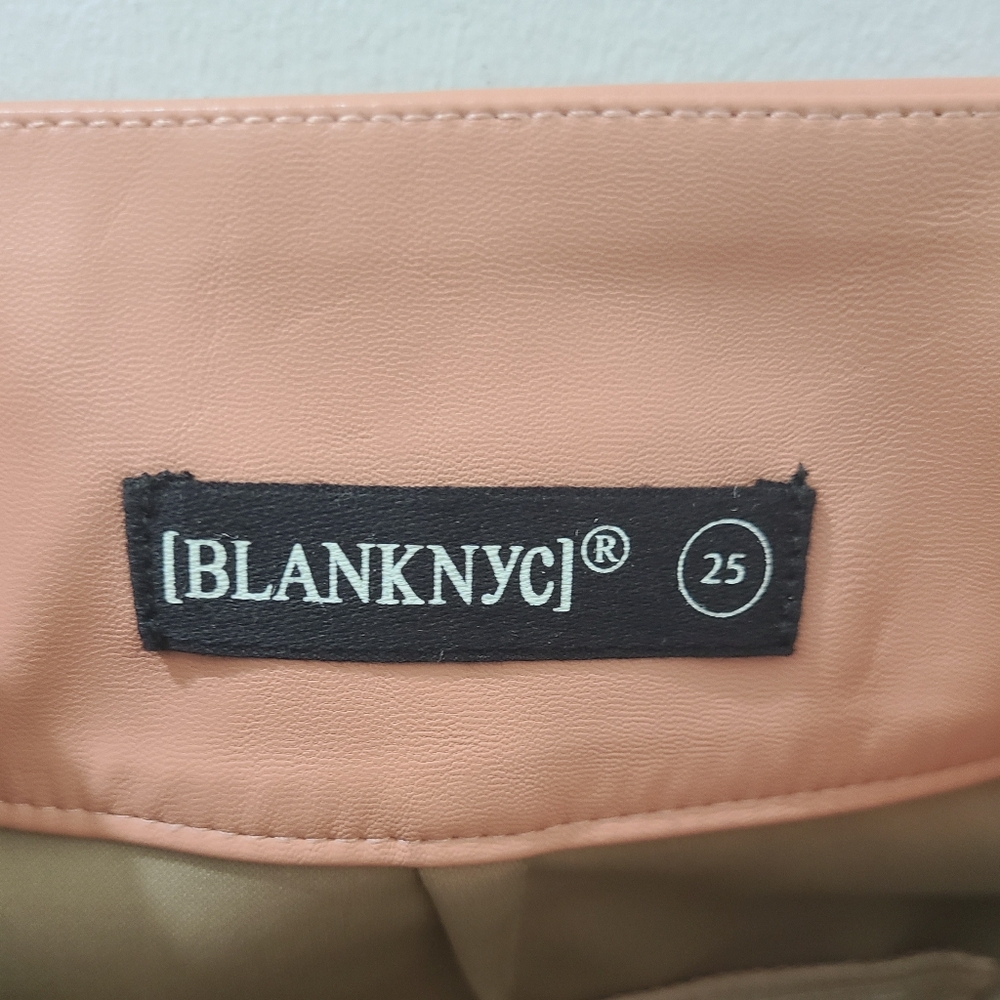 Blank NYC Chelsea Tapered & Cropped Faux Leather Pants Sz 25 - Picture 7 of 12